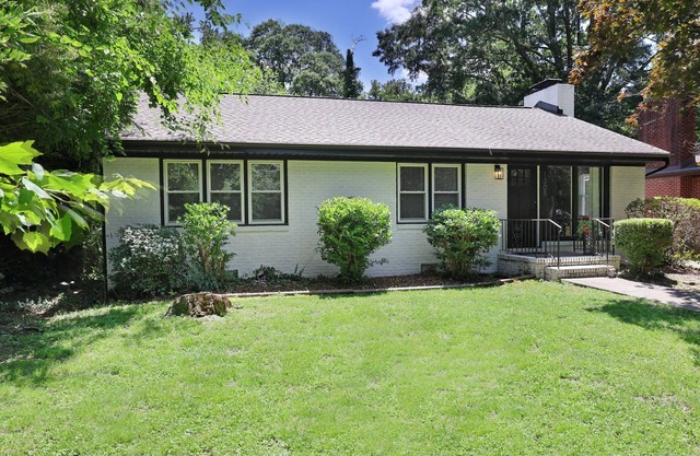 Cozy Bull City Home*1.5 mi to Duke* Dog friendly