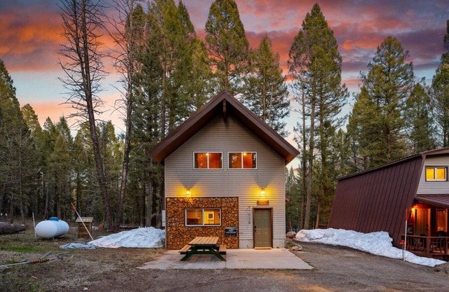 Cozy Cabin w/Foosball + Fire Pit | 40 Mins to YNP