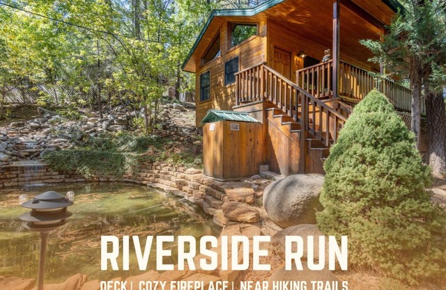 Cozy Cabin w/Hot Tub & Fireplace | 5min Downtown