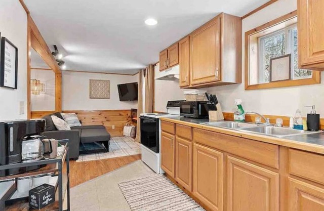 Cozy Cabin W/private Hot tub~Pet Friendly Near Loon Mtn Waterville & OWls nest