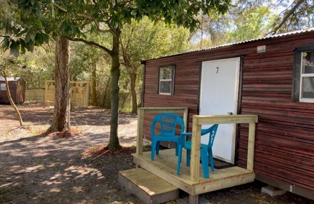 Cozy cabin with AC in lovely Jacksonville
