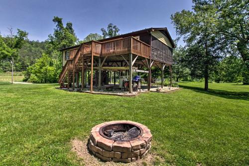 Cozy Cabin with Patio on Craig Creek Pets OK!