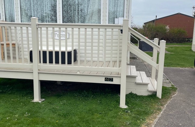 Cozy Camber Caravan 3 bedroom Retreat with decking