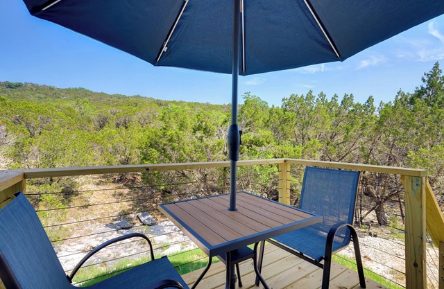 Cozy Canyon Lake Studio w/Forest & Creek Views!