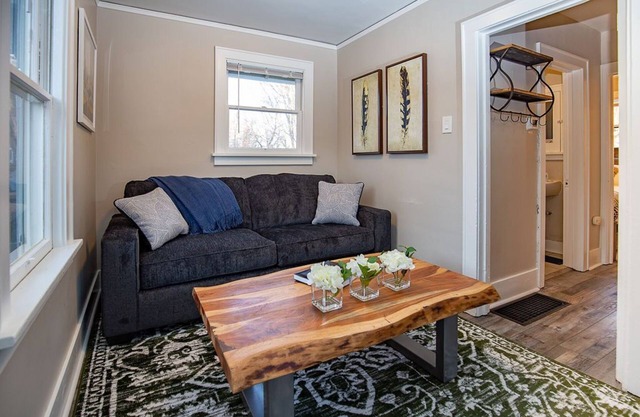 Cozy Carriage House | Walk to UNC | + Free Bikes