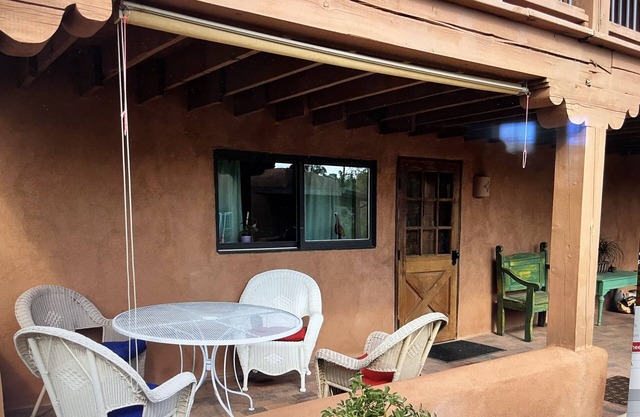 Cozy Casita,nCharming apartment in historic east side