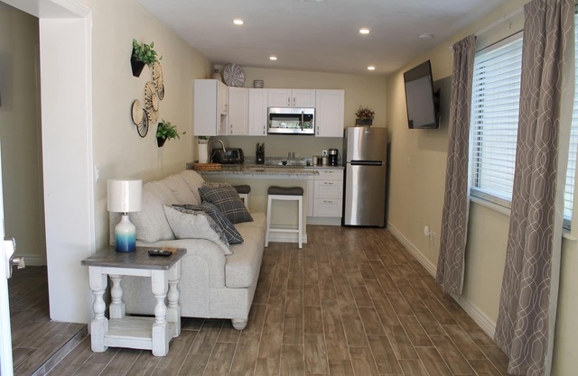 Cozy Casita sleeps 4