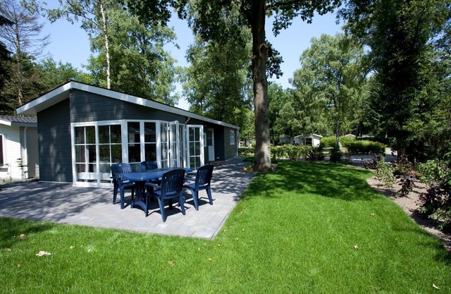 Cozy chalet in a holiday park