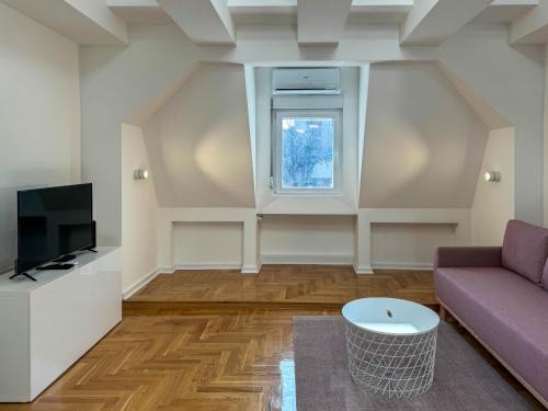 Cozy City Center Apartment