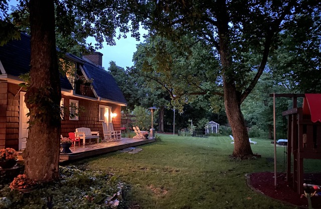 Cozy Coach House In Central Wheaton Illinois