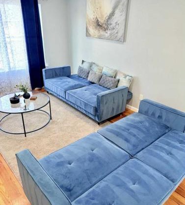 Cozy Comfort 3BR with parking and sleeps up to 8