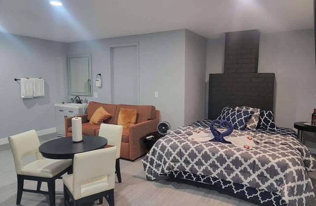 Cozy & Convenient Studio living Good time Vegas