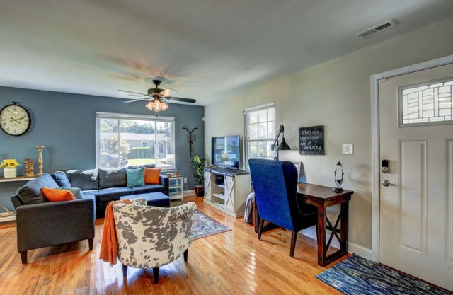 Cozy Cottage 3 beds 2 baths