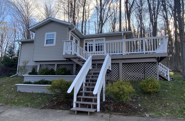 Cozy Cottage 500 Yards to Main Beach