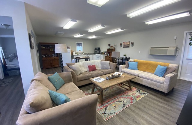 Cozy Cottage, Quiet and Peaceful, Minutes from Lake Guntersville