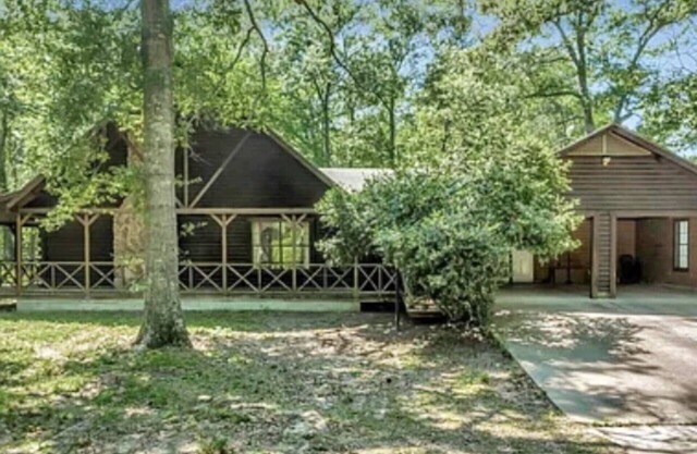 Cozy Country Home 3BR 3BA, 3200 sq. ft. will make your stay truly unforgettable!