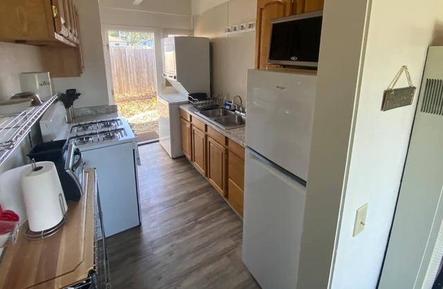 🍃Cozy, cute, central Eureka; pets ok; sleeps 4-5