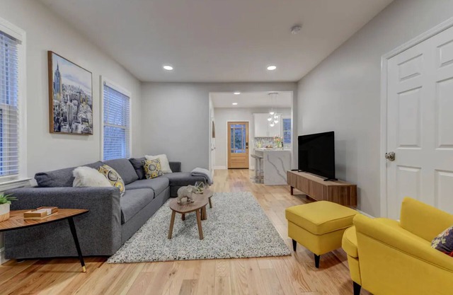 Cozy Downtown 1BR w/Parking