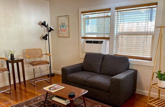 Cozy downtown bungalow near Bidwell Park