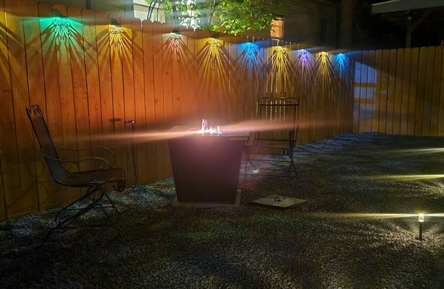 Cozy downtown cottage w fenced yard, firepit and covered parking