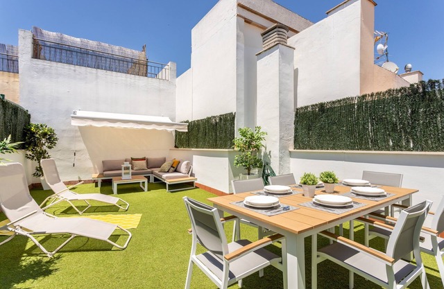 Cozy Duplex in prime location. Francos Terrace VI