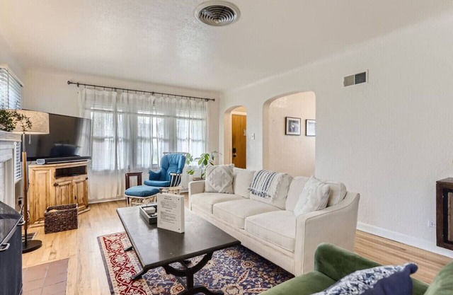 Cozy Duplex near Hospitals I Cherry Creek I Denver