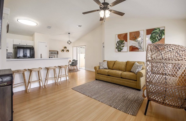 Cozy & family friendly 2-bedrooms 2-bath home.
