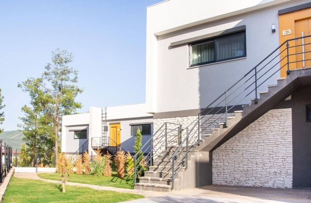Cozy Flat w Garden 1 min to Beach in Milas