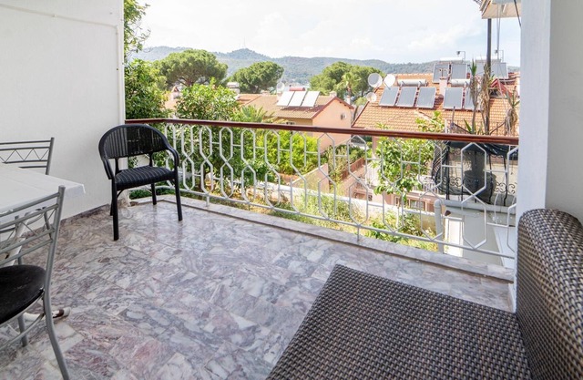 Cozy Flat with Balcony 1 min to Beach in Fethiye