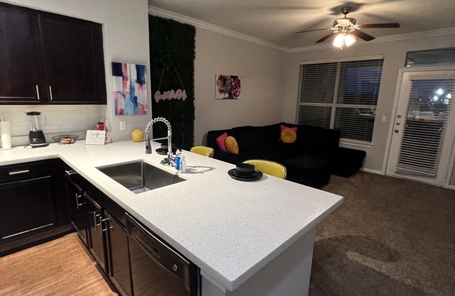 Cozy getaway near IAH