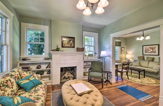 Cozy Gloucester Getaway w/Porch & Sunroom!