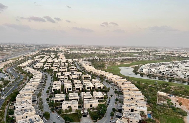 Cozy Golf & Lake View 1BR Apartment,Damac Hills 1