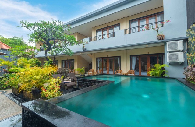 Cozy Guesthouse with Triple Room in Legian
