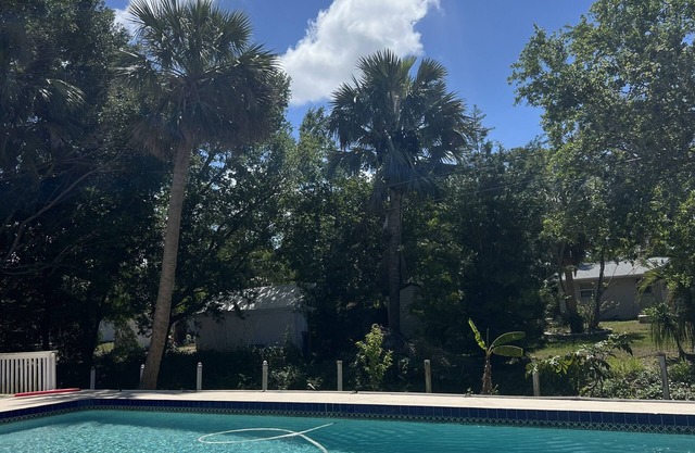 Cozy Gulf Coast Apartment- 5mins from Nokomis Beach and Inter coastal