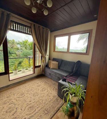 Cozy Hideaway and Quiet Rooftop in Beautiful Kandy