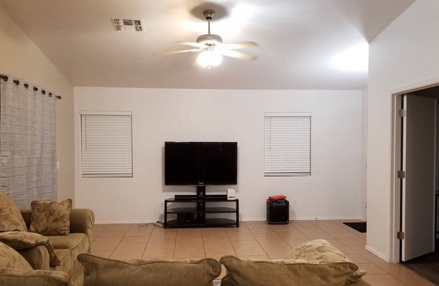 Cozy Home Centrally Located