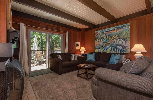 Cozy Home for Vacation in Squaw
