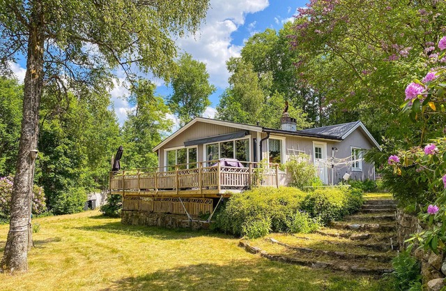 Cozy home in Aplared with WiFi