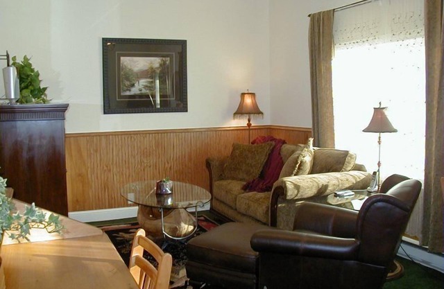 Cozy home in historic Downtown Bozeman, amazing location - Fish Tales on Main Street!