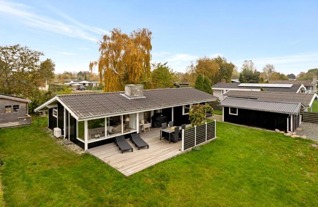 Cozy Home In Karrebæksminde With Wifi