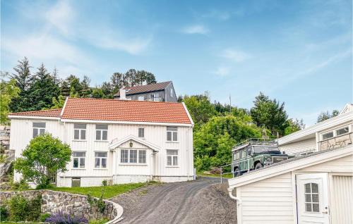 Cozy Home In Kristiansund With Wifi