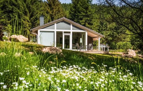 Cozy Home In Ruhla With Kitchen