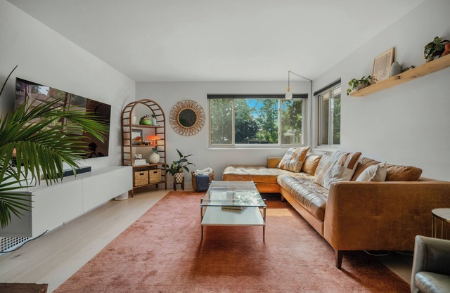 Cozy home near the Rockies. Longmont Boulder Lyons Estes