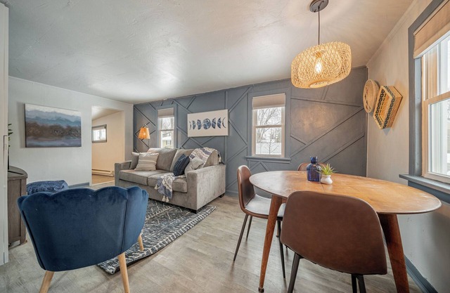 Cozy Home w/Large Yard Near Appleton & Neenah