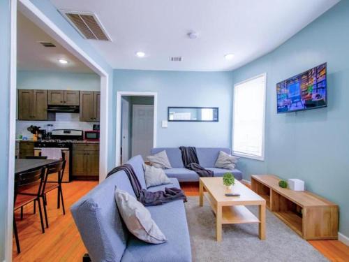 Cozy Jersey City Retreat - 3BR Apartment near NYC