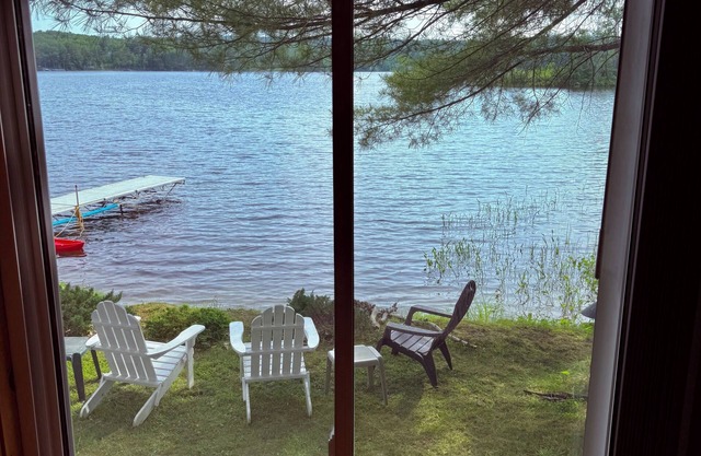 Cozy Lakeside Retreat: 2 Cabins, 2 Bedrooms with AC & WiFi in Peaceful Poland