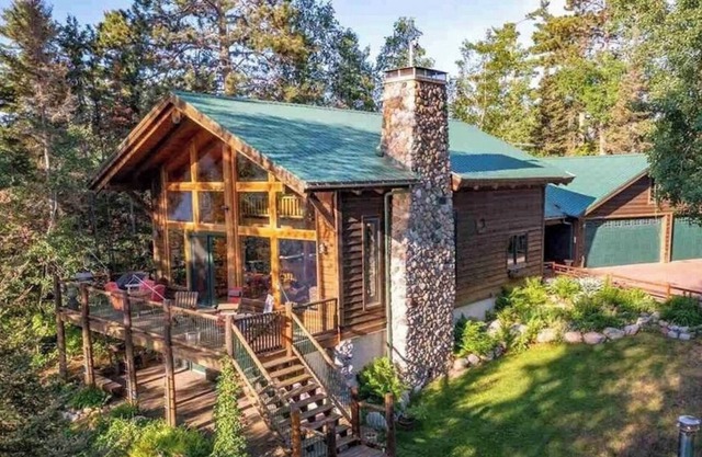 Cozy Large Log Cabin w/ Sauna + Hot Tub on Lake Shagawa