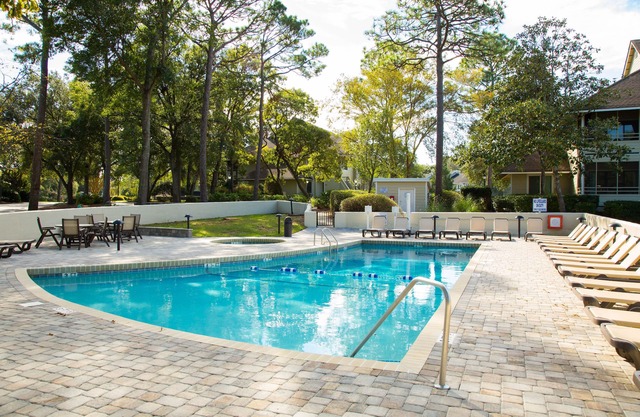Cozy Lodge Studio in a 57 Acre Gated Resort + Official On-Site Rental Privileges