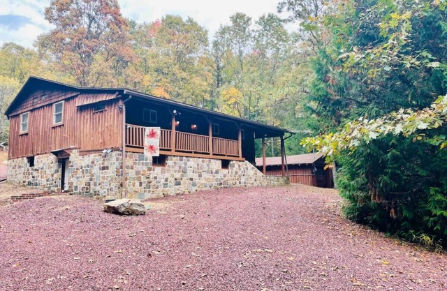 Cozy Log Cabin in Jim Thorpe