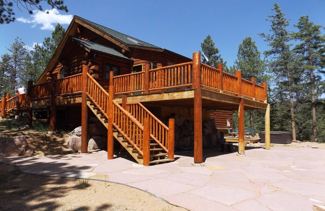 Cozy Log Home with Hot Tub, Decks, Hiking, Private Acreage - No Cleaning Fee!